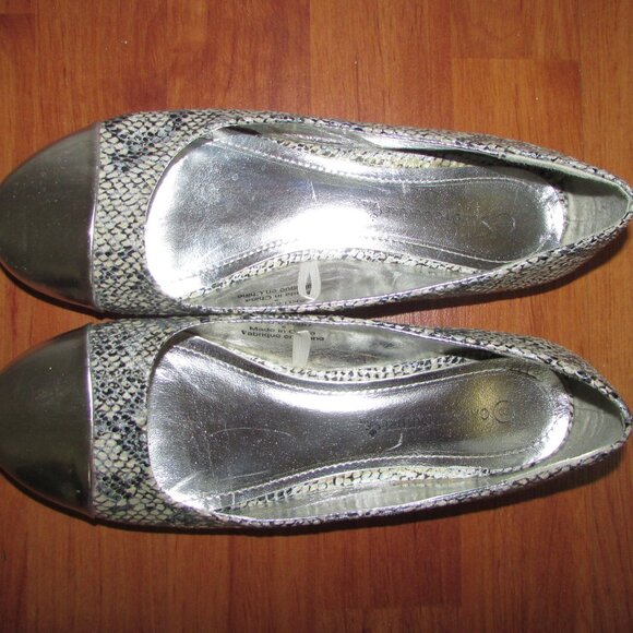 Candy Couture Snakeskin Print Silver Toe Flats - Sz 8 - Picture 8 of 10